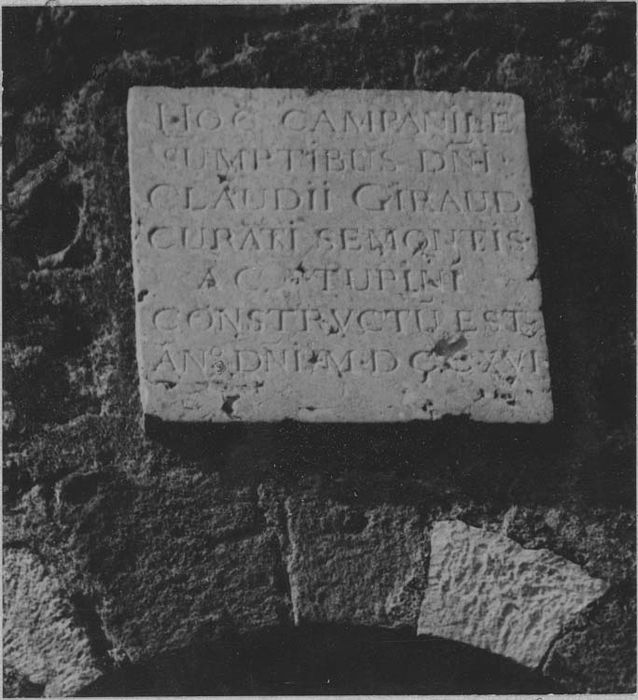plaque commémorative de la fondation du clocher - © Ministère de la Culture (France), Médiathèque du patrimoine et de la photographie, diffusion GrandPalaisRmn Photo