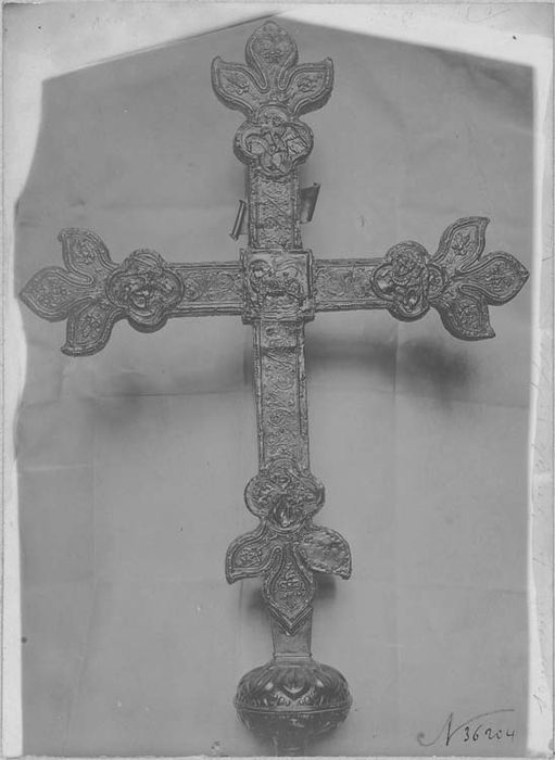 croix de procession en souvenir du concile de Lyon de 1274