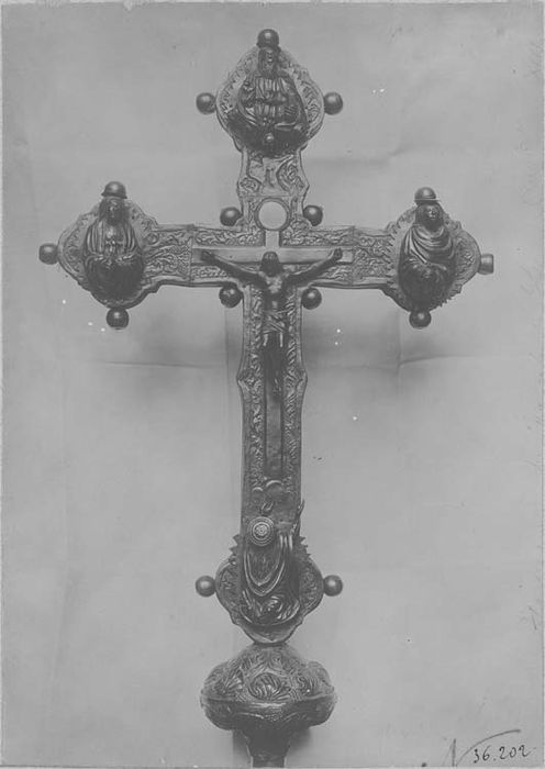 croix de procession en souvenir du concile de Lyon de 1274