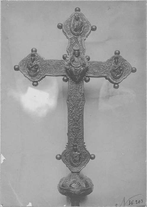 croix de procession en souvenir du concile de Lyon de 1274