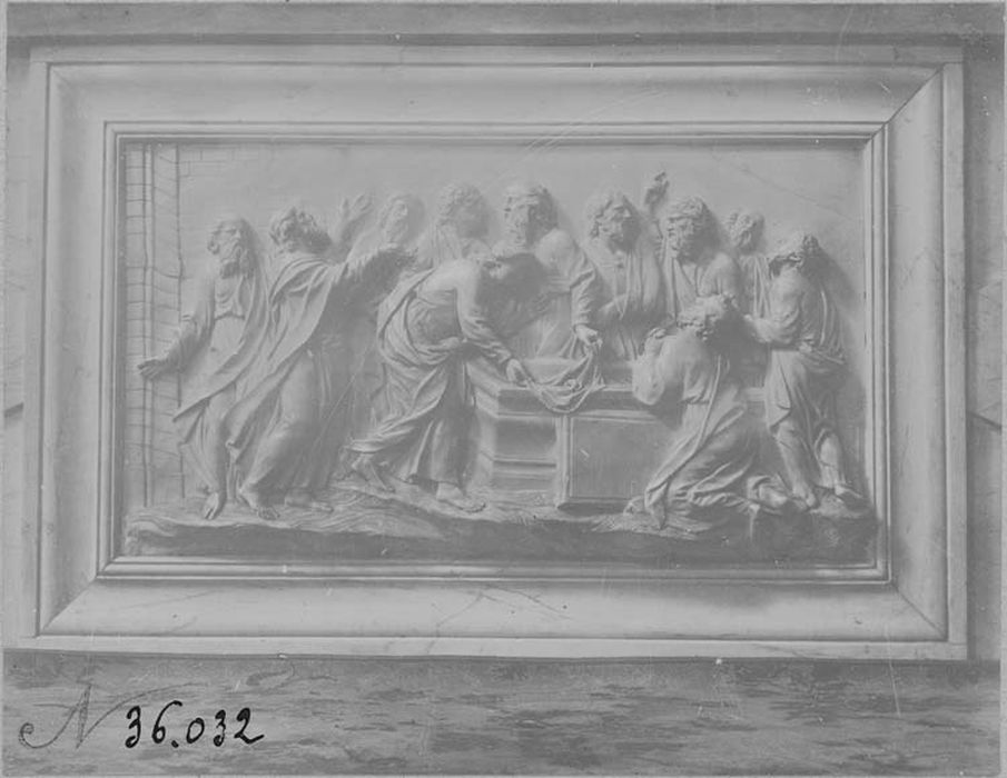 bas-relief : les Apôtres au tombeau de la Vierge