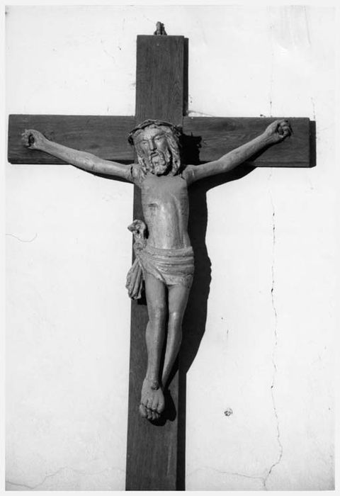statue (crucifix mural) : Christ en croix