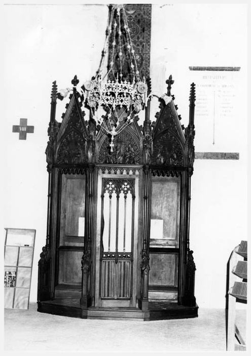 confessionnal, lustre d ‘église
