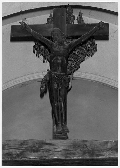 poutre de gloire et sa statue : Christ en croix