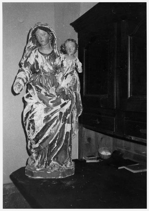 Statue : Vierge à l'Enfant