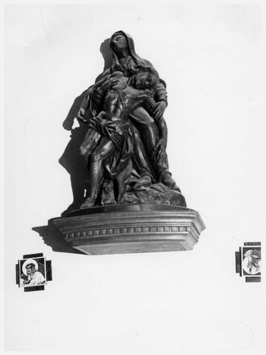 groupe sculpté : Vierge de Pitié