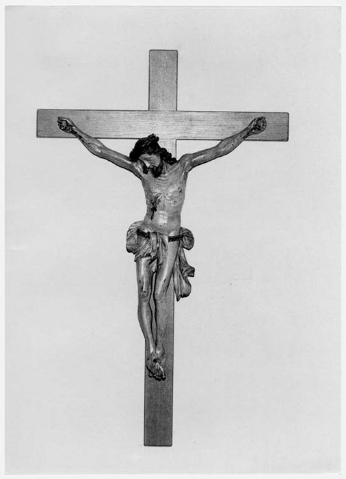 statue : Christ en croix