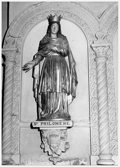 statue : Sainte Philomène