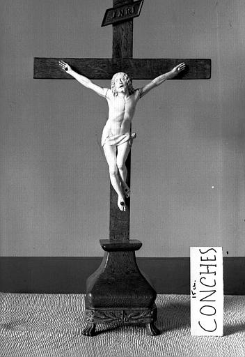 Croix d'autel et Christ en ivoire - © Ministère de la Culture (France), Médiathèque du patrimoine et de la photographie, diffusion RMN-GP