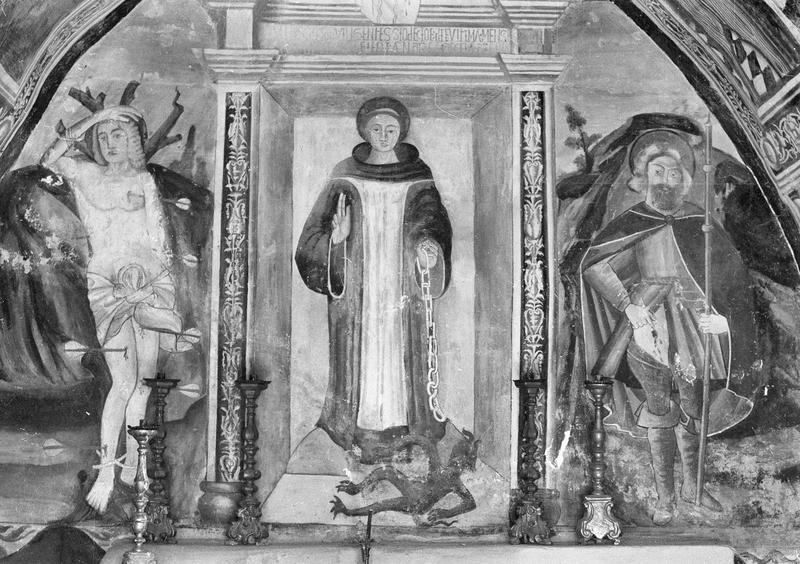 Peinture monumentale, mur du choeur : saint Sébastien (à gauche), saint Bernard de Menthon et saint Roch (à droite)