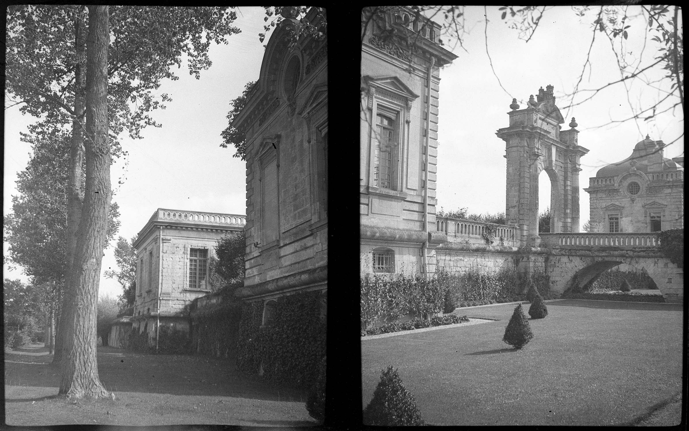 Château, vue latérale prise des douves ; Château : entrée, vue latérale prise des douves