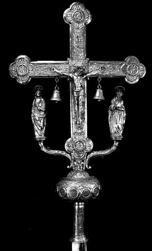 Croix processionnelle en vermeil, avers ; argent : ciselé, doré