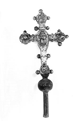 Croix processionnelle en argent doré sur âme de bois, revers