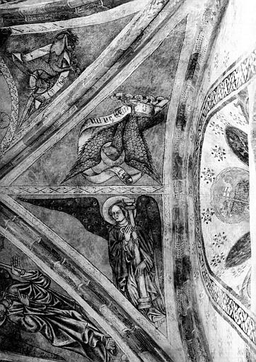 Voûtain nord de la voûte orientale, peinture murale : L'aigle de Saint Jean, ange portant les instruments de la Passion, Colombe