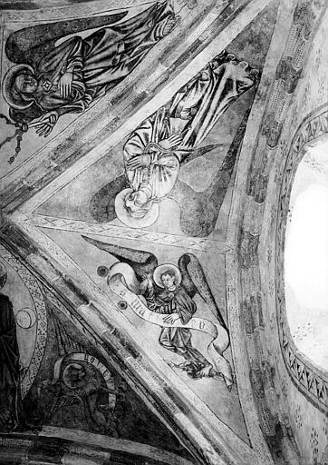 Voûtain sud de la voûte orientale, peinture murale : L'ange de Saint Mathieu portant les instruments de la Passion, Les verges