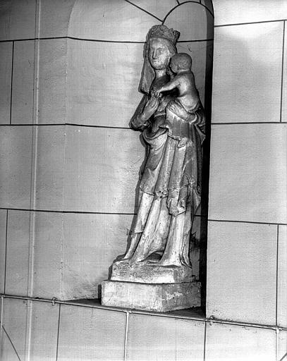 Statue de la Vierge, en bois