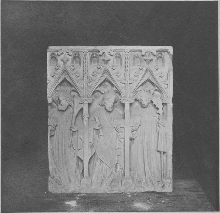 2 bas-reliefs : Trois saints - © Ministère de la Culture (France), Médiathèque du patrimoine et de la photographie, diffusion GrandPalaisRmn Photo