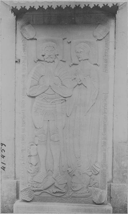 dalle funéraire de François de Plaisant, seigneur d'Aigrevault, et de Jeanne de Vié, sa femme