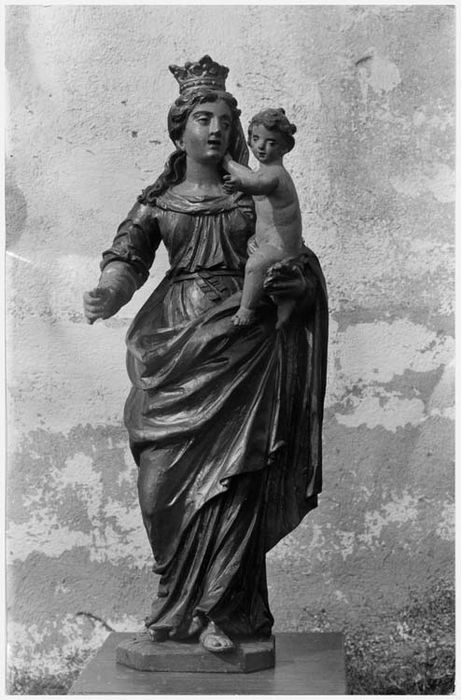 statue : Vierge à l'Enfant
