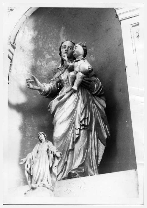statue : Vierge à l'Enfant