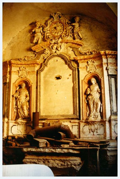 retable, deux statues