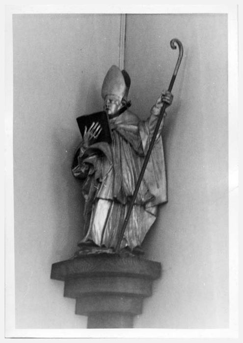statue : évêque
