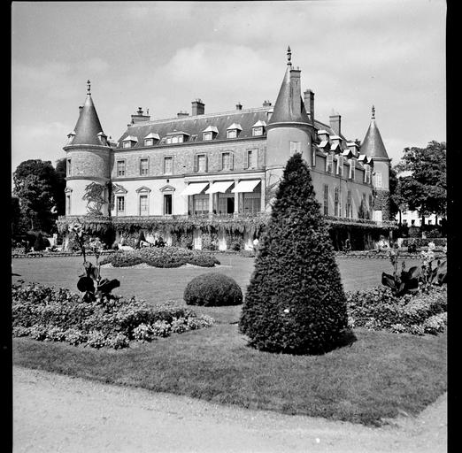 Façades vues du jardin