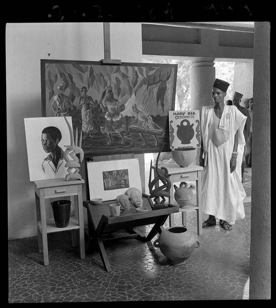 Artisanat local. Tableaux et objets d'art