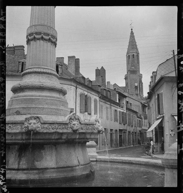 La rue Portail-d'Avant et l'église