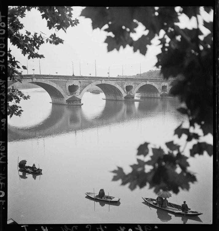 Pêcheurs sur barques