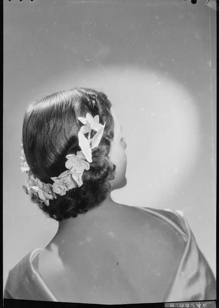 Coiffure : couronne de fleurs