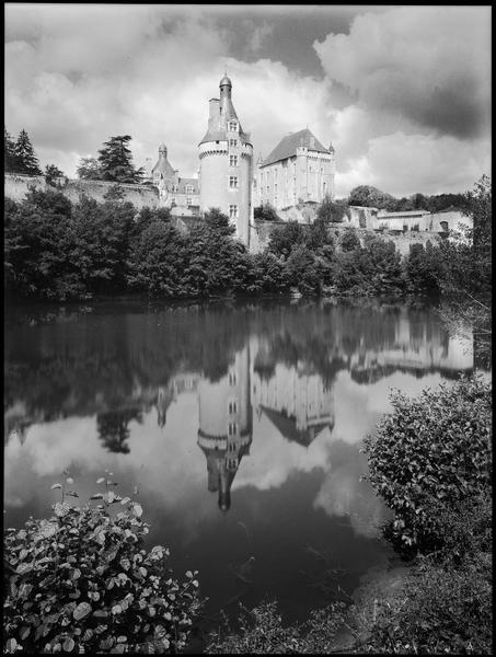 Vue d'ensemble depuis la rivière