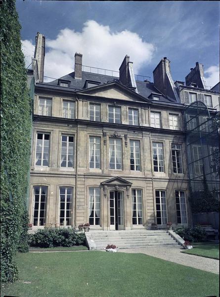 Façade sur jardin