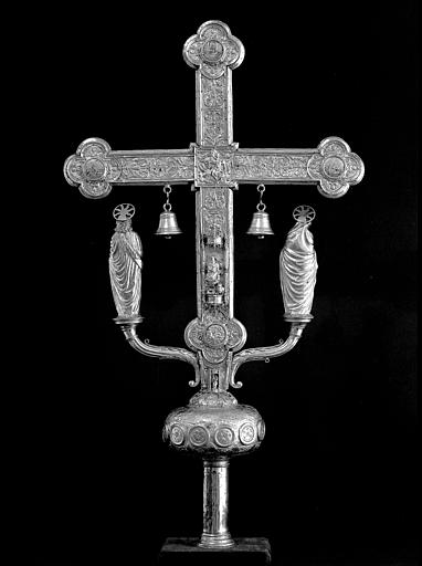 Croix processionnelle en vermeil, revers ; argent : ciselé, doré