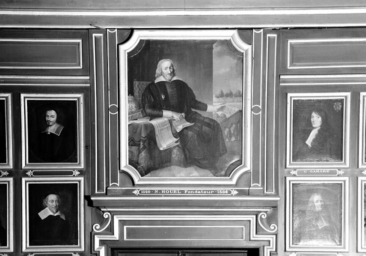 Portrait de N. Houel fondateur de la Faculté de pharmacie, peinture sur toile de la salle des Actes