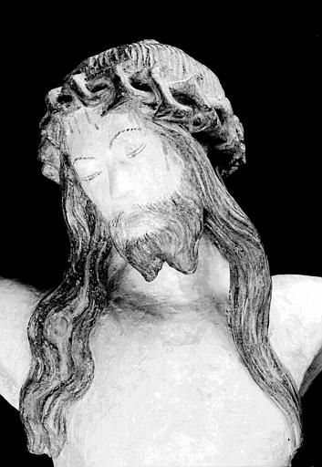 Statue du Christ en croix, en bois, détail de la tête