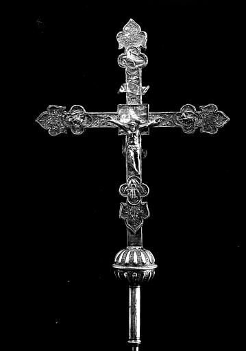 Croix processionnelle en argent, avers