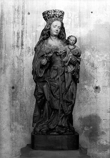 Statue de la Vierge à l'Enfant dite Notre-Dame-de-Bon-Secours, en marbre