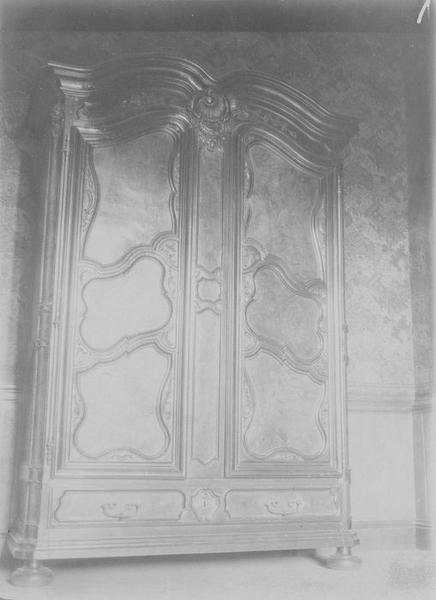 Armoire