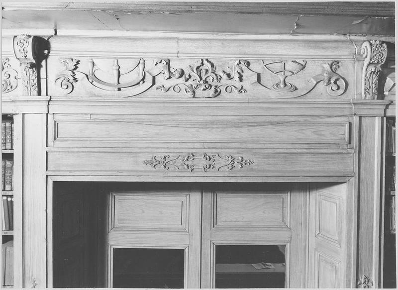 lambris de revêtement, vue partielle - © Ministère de la Culture (France), Médiathèque du patrimoine et de la photographie (objets mobiliers), tous droits réservés