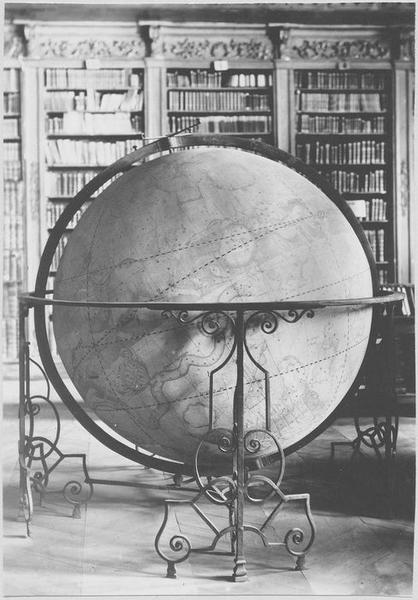globe céleste, vue générale - © Ministère de la Culture (France), Médiathèque du patrimoine et de la photographie (objets mobiliers), tous droits réservés