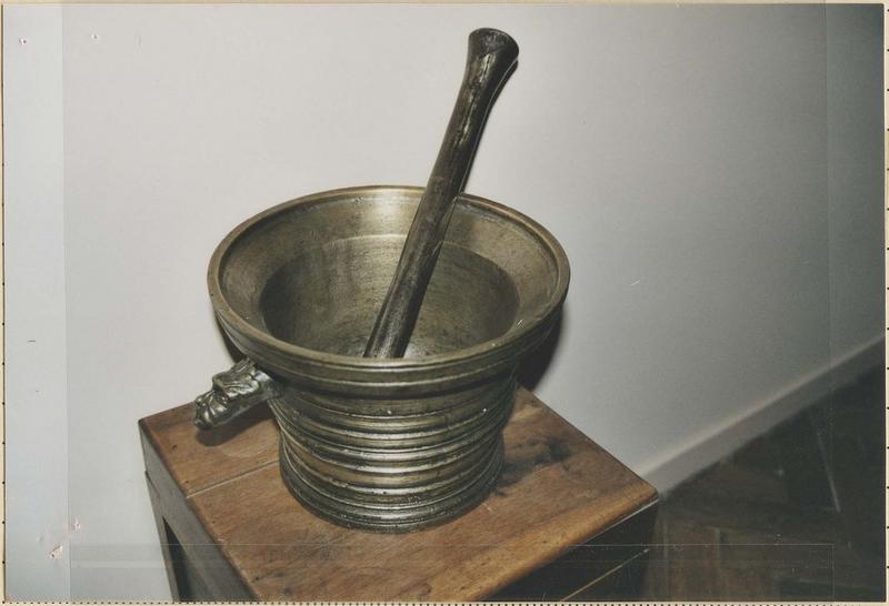 mortier, pilon, vue générale - © Ministère de la Culture (France), Médiathèque du patrimoine et de la photographie (objets mobiliers), tous droits réservés
