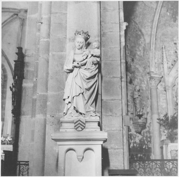 statue : Vierge à l'Enfant, vue générale