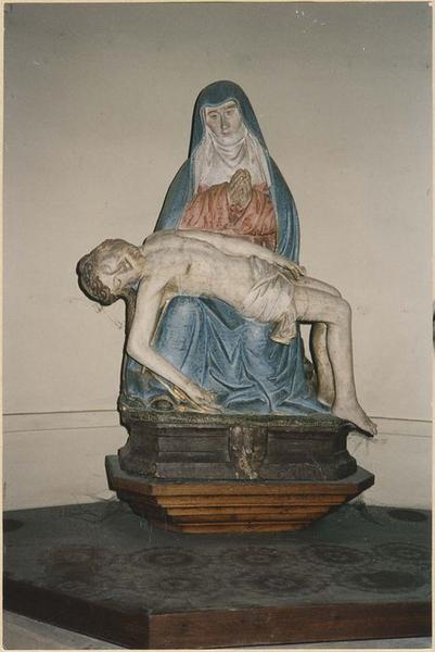 groupe sculpté : Vierge de Pitié, vue générale