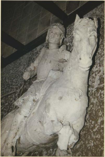 groupe sculpté : Saint Georges à cheval, vue partielle