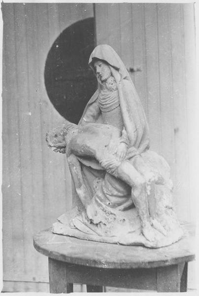 groupe sculpté : Vierge de Pitié, vue générale