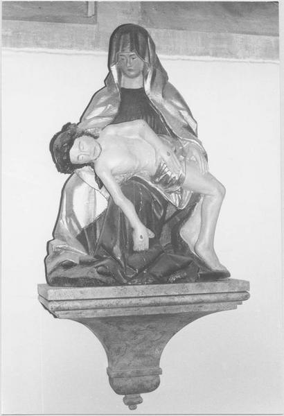 groupe sculpté : Vierge de Pitié, vue générale