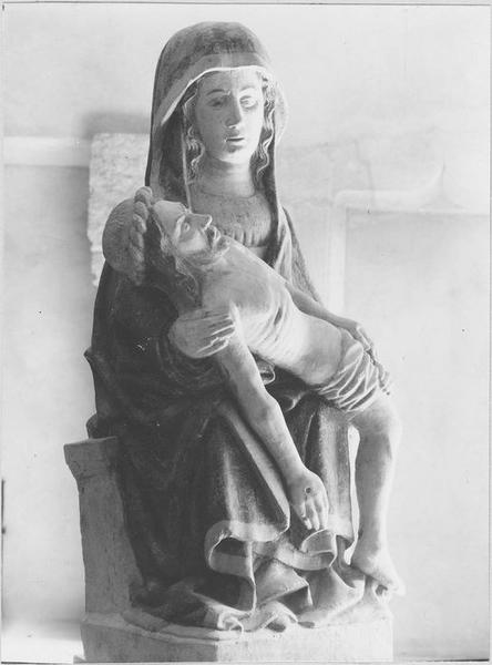 groupe sculpté : Vierge de Pitié, vue générale