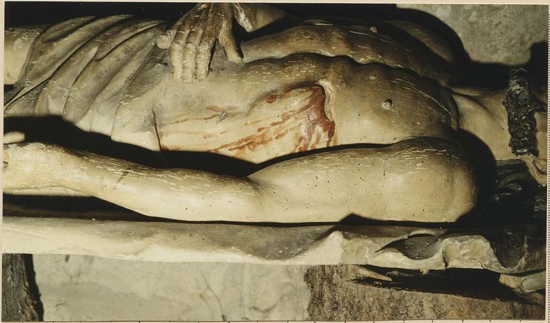 sculpture : le Christ mort, vue partielle