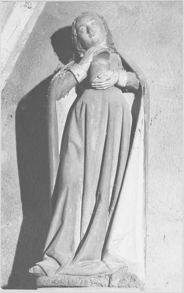 statue : sainte Madeleine, vue générale